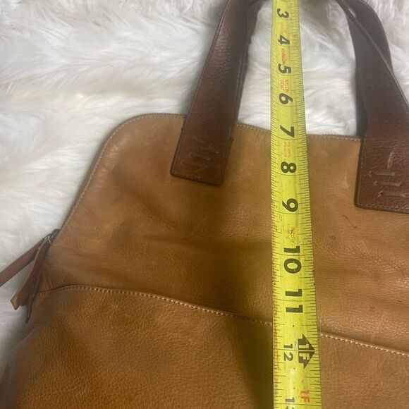 Cynthia Rowley leather tan & Brown Medium satchel . - Picture 9 of 12